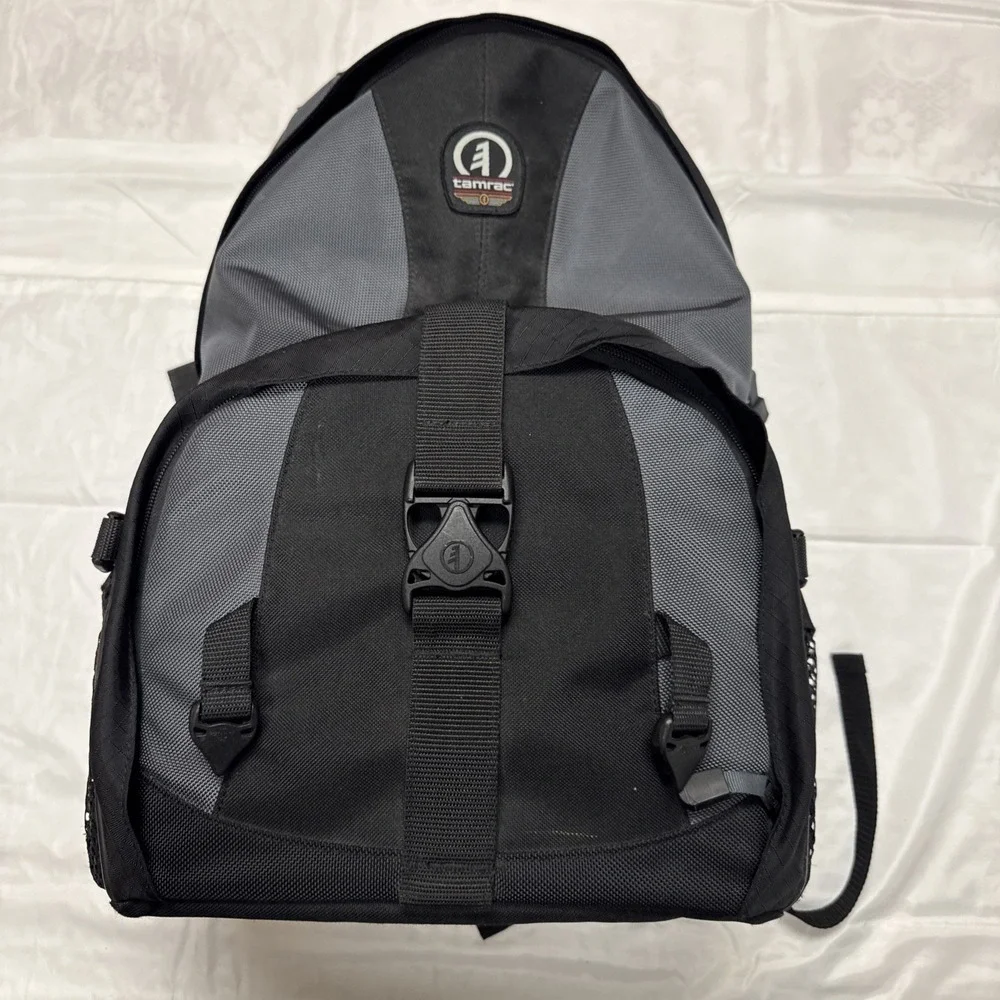 TAMRAC S.A.S PROFESSIONAL‎ CAMERA BACKPACK BLK/GRAY TRAVEL HIKING PADDED 21